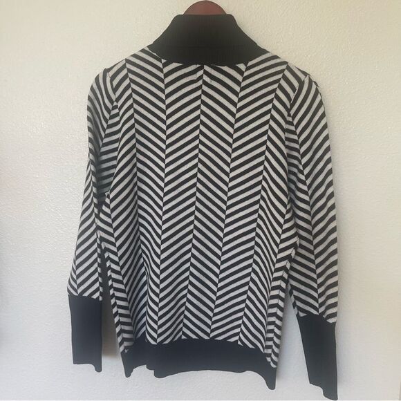 Worthington Large Chevron Black and White Striped Turtleneck Sweater - Picture 9 of 10